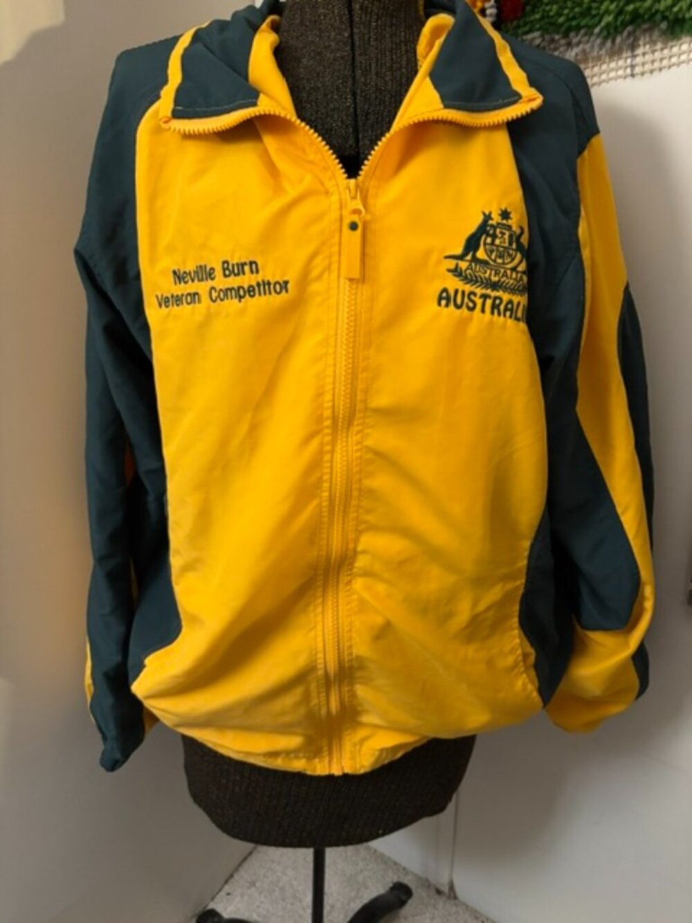 Podium JB's Wear Men's Medium Australia Neville burn Polyester Jacket..